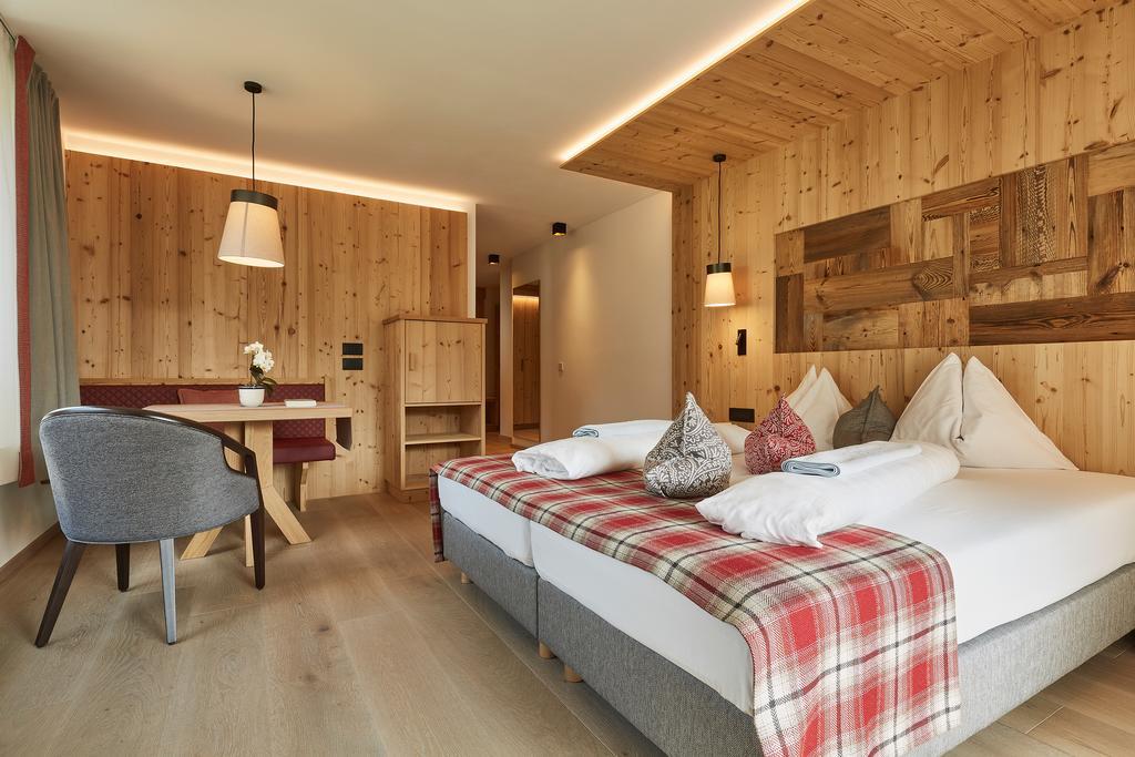 Mountain Hotel Mezdi Colfosco Luaran gambar