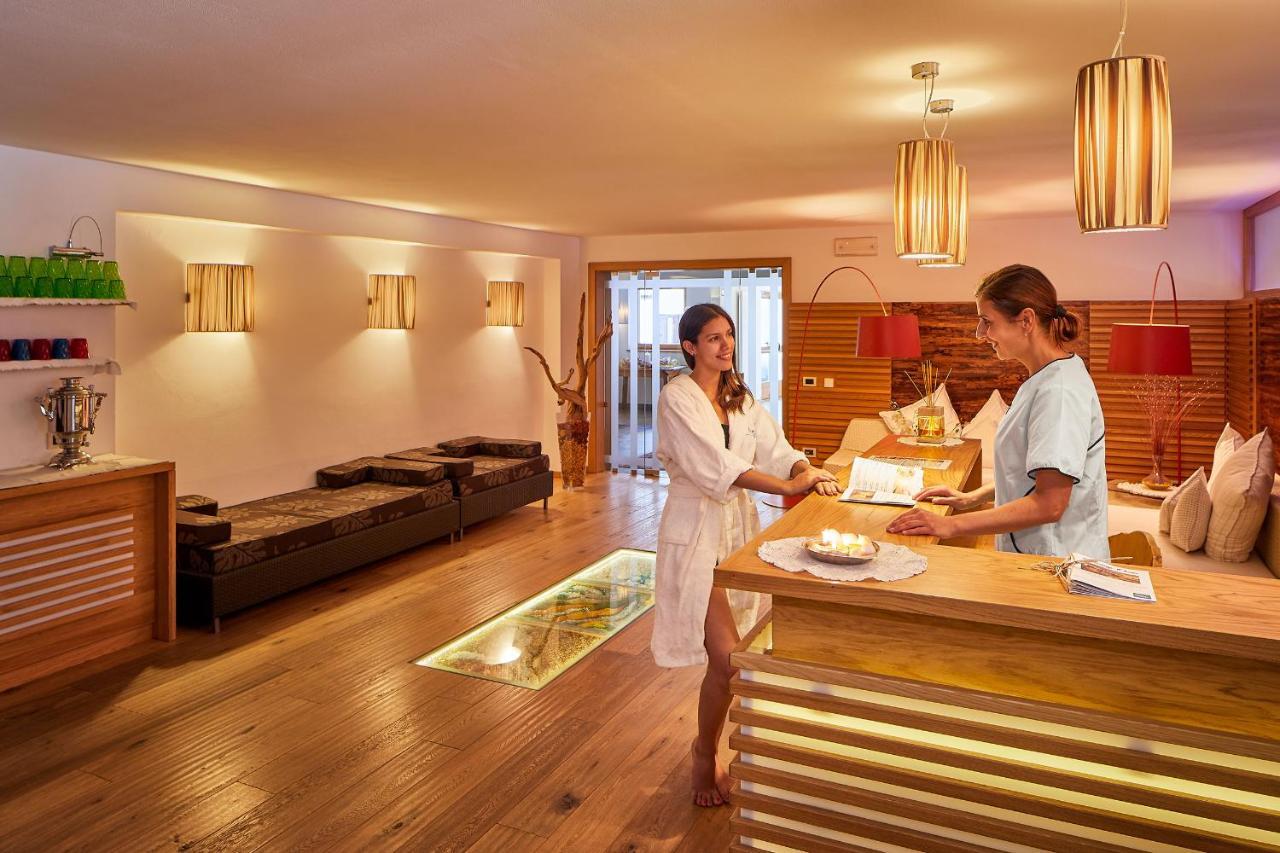 Mountain Hotel Mezdi Colfosco Luaran gambar