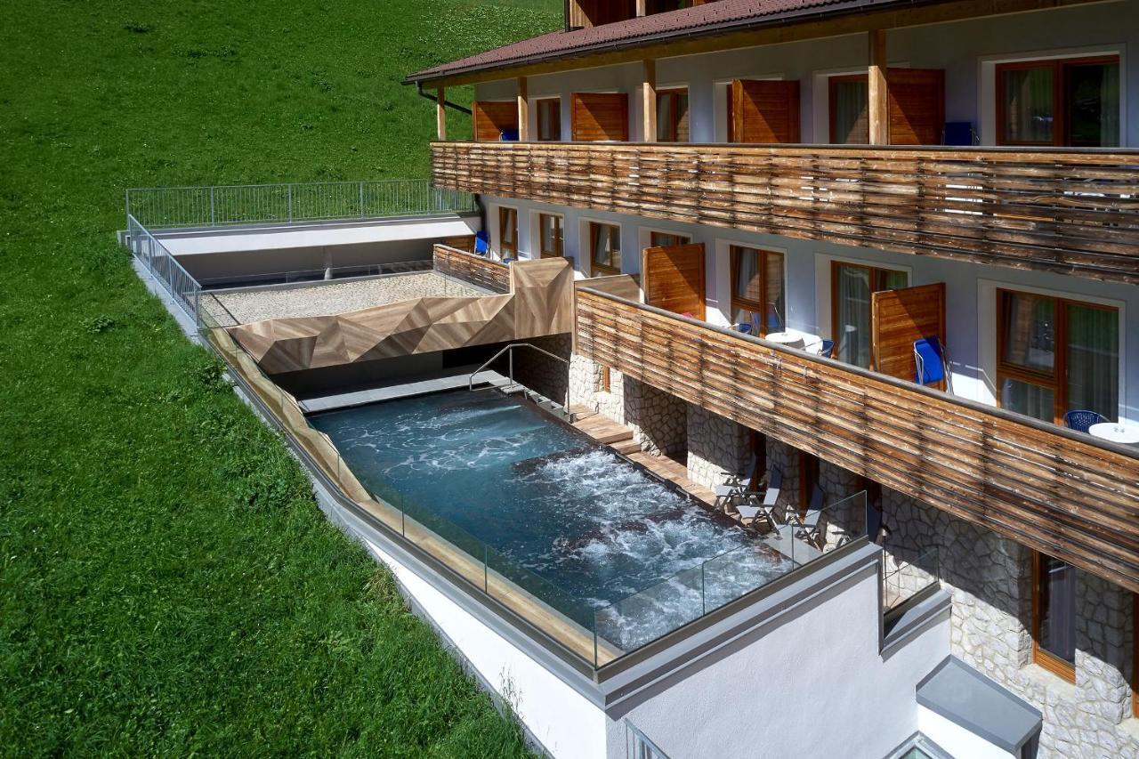 Mountain Hotel Mezdi Colfosco Luaran gambar